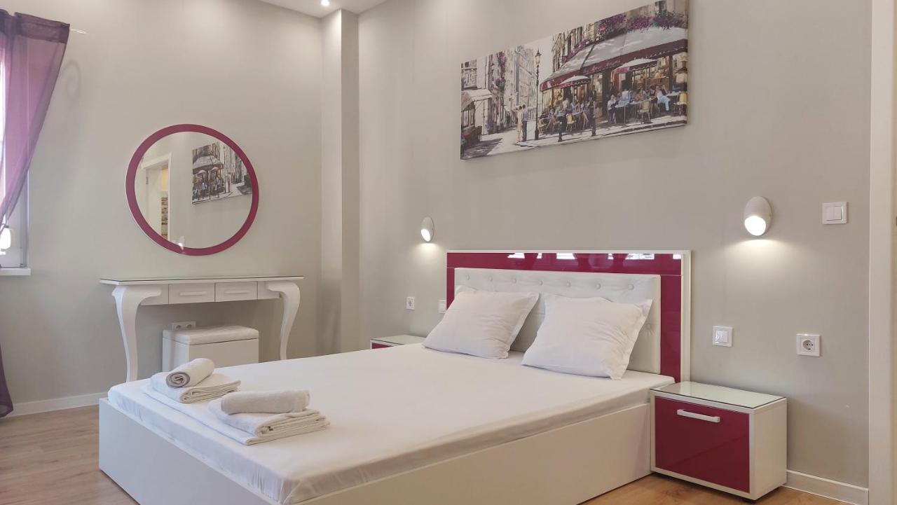 Апартамент Pink & Blue - 2Bdr With Balcony - Wi-Fi Varna Extérieur photo