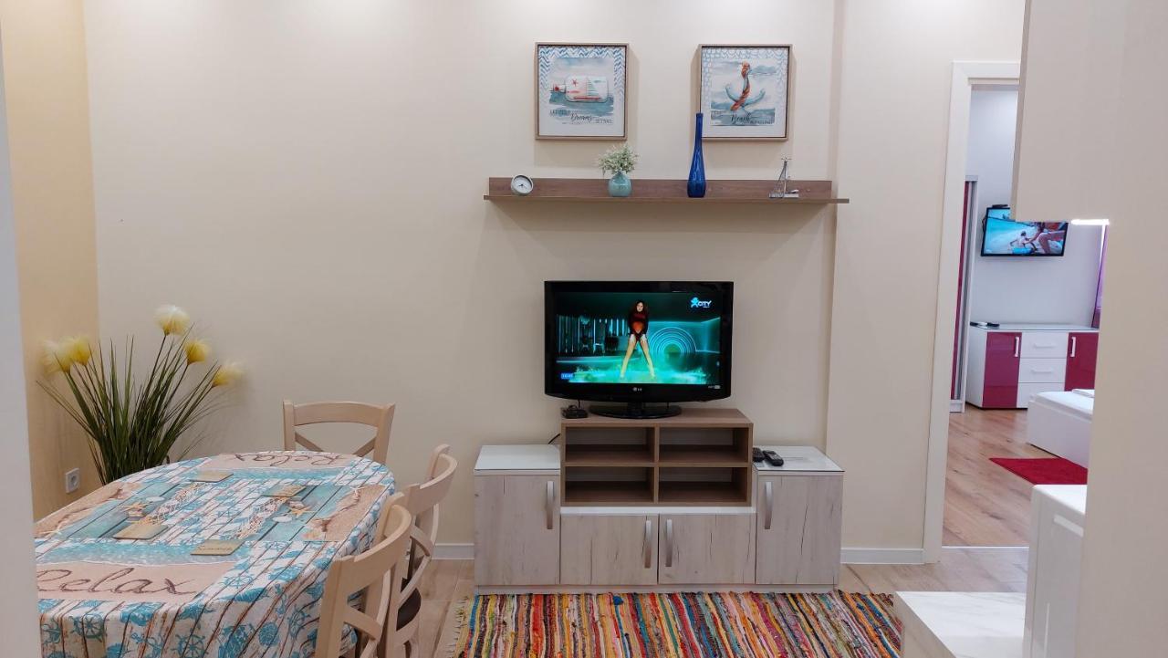 Апартамент Pink & Blue - 2Bdr With Balcony - Wi-Fi Varna Extérieur photo
