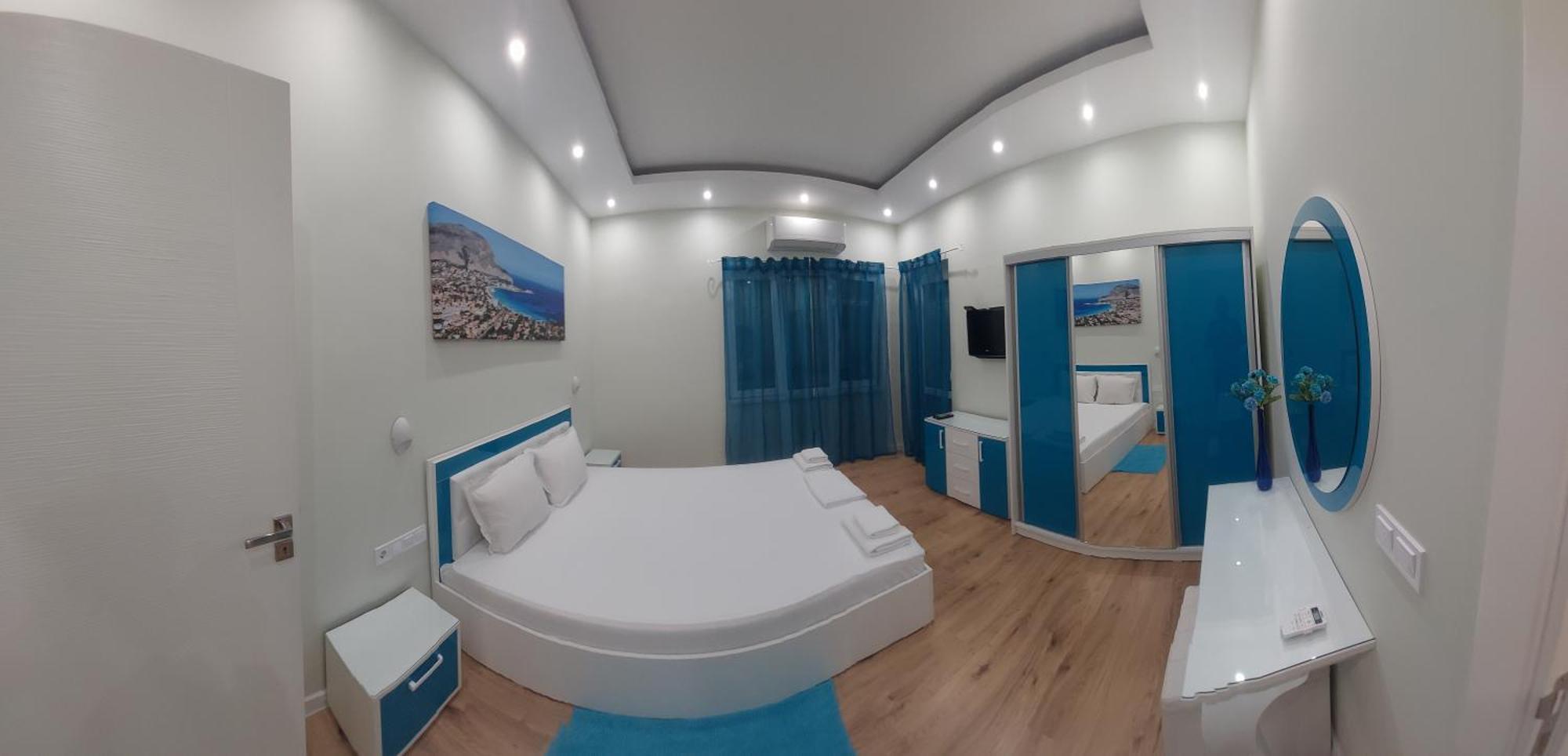 Апартамент Pink & Blue - 2Bdr With Balcony - Wi-Fi Varna Extérieur photo