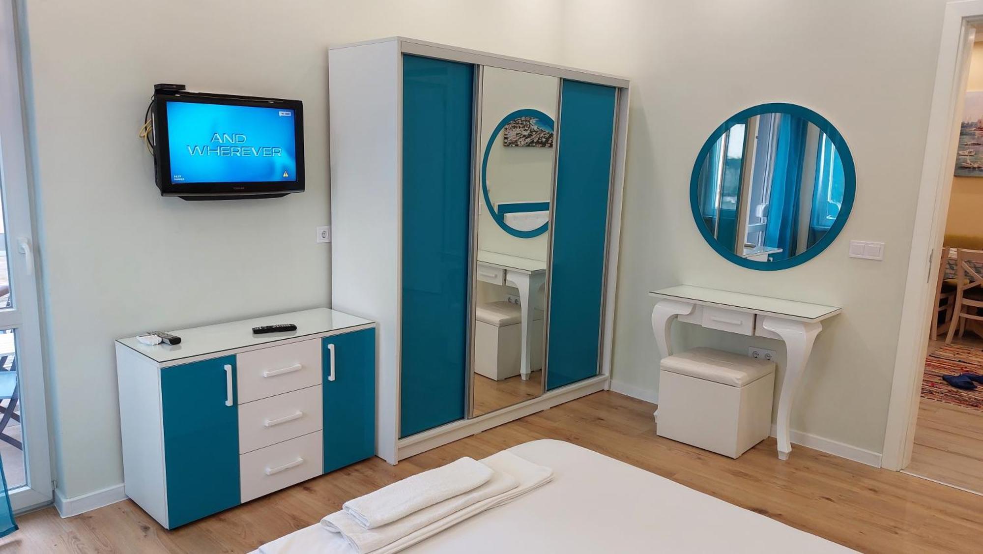 Апартамент Pink & Blue - 2Bdr With Balcony - Wi-Fi Varna Extérieur photo